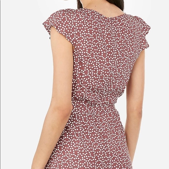 Printed covered button v-neck tie waist romper - Picture 2 of 4